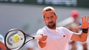 French Open 2026 में जोकोविच का बड़ा धमाका, कोर्ट पर उतरते ही तोड़ा फेडरर का वर्ल्ड रिकॉर्ड