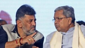 कर्नाटक में फिर तेज हुई सत्ता बदलने की चर्चा, सिद्धारमैया दिल्ली तलब; DK के पोस्टरों ने बढ़ाई हलचल