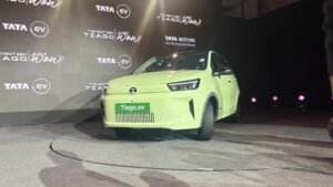 Tata की सबसे सस्ती EV लॉन्च! Tiago EV पर ₹1 लाख तक की कटौती और लाइफटाइम वारंटी