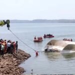 जबलपुर क्रूज हादसे का नया वीडियो: डूबने से पहले बांटे गए लाइफ जैकेट्स