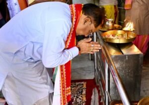 विष्णुदेव साय हरिनाम संकीर्तन नामयज्ञ में हुए शामिल, श्री जगन्नाथ मंदिर में पूजा कर प्रदेश की खुशहाली की कामना