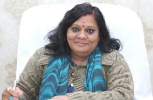 MP की लेडी अफसर लक्ष्मी गामड़ की पोस्ट पर हंगामा, ‘थप्पड़ मारने वाला असिस्टेंट’ की मांग