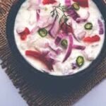 गर्मी में राहत देगा प्याज का ठंडा रायता, 5 मिनट में बनकर होगा तैयार