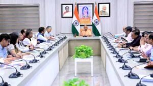 सीएम योगी ने वर्क फ्रॉम होम और सार्वजनिक परिवहन को बढ़ावा देने की दी अपील