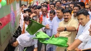 पश्चिम चंपारण को दो नई ट्रेनों की सौगात, नरकटियागंज से दरभंगा और सिकटा से मुजफ्फरपुर सेवा शुरू