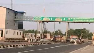 मांडर टोल प्लाजा में एक महीने में दूसरी बार टोल टैक्स में भारी बढ़ोतरी