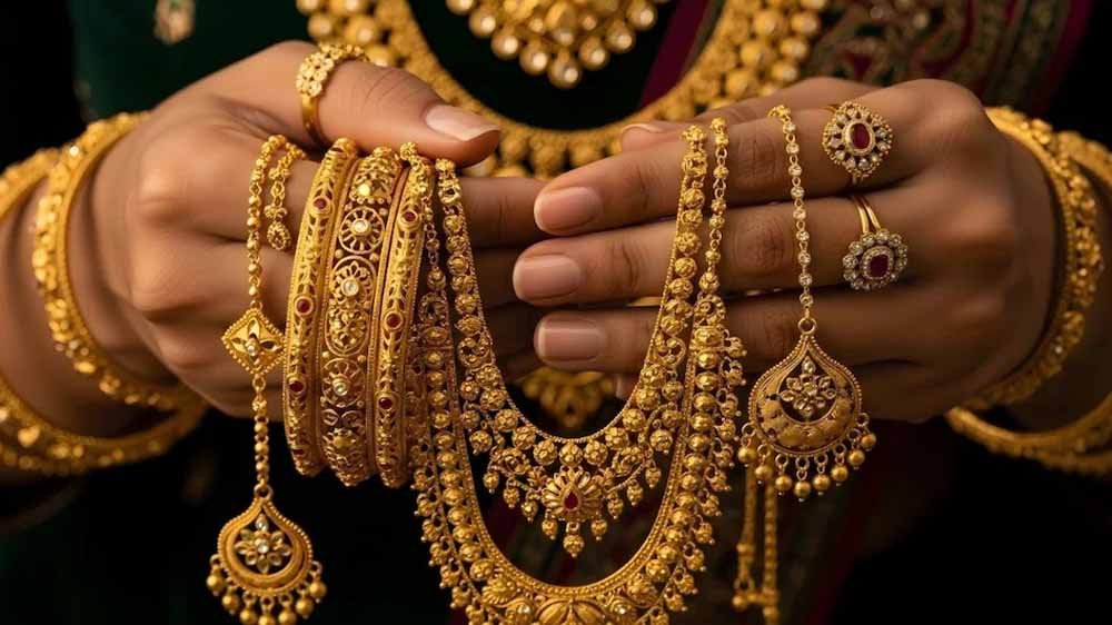 किन राशियों के लिए सोना पहनना होता है शुभ? ज्योतिष शास्त्र में जानें पूरा असर