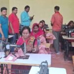 बिहार में जीविका दीदियों का कमाल, बगहा में तैयार हो रही 15 हजार बच्चों की पोशाक