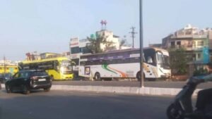 इंदौर में खतरनाक बसों पर प्रशासन का बड़ा एक्शन, 11 बसें जब्त और कई पर जुर्माना