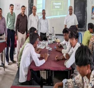 तकनीक की नई उड़ान: उन्मुखीकरण कार्यक्रम में विद्यार्थी सीख रहे AI, रोबोटिक्स और ड्रोन