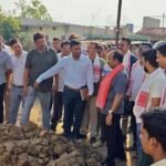 Arun Sao का अनोखा अंदाज: विकास कार्यों के निरीक्षण के लिए स्कूटी से निकले