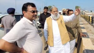 यमुनानगर में मंत्री अनिल विज का सख्त अंदाज, अधिकारियों को लगाई फटकार; बोले- गलत काम करने वालों को ठीक करने आया हूं