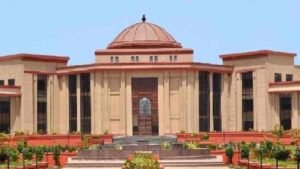 संविदा कर्मचारियों को राहत, हाईकोर्ट बोला- बिना नियमित नियुक्ति के नहीं हटाया जा सकता