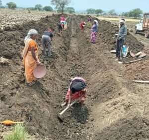 पुष्पराजगढ़में ‘जल गंगा संवर्धन अभियान’ से हो रहा है नहर सुदृढ़ीकरण