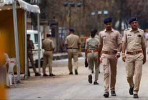 महिला पुलिसकर्मियों की सुविधाओं पर हाईकोर्ट सख्त, थानों में महिला शौचालय और 8 घंटे ड्यूटी पर मांगा जवाब