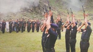 तिरंगे में लिपटकर गांव पहुंचे नायक विजय कुमार, अंतिम दर्शन के लिए उमड़ा जनसैलाब