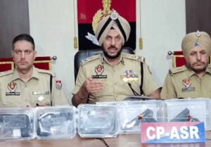 अमृतसर पुलिस की बड़ी कार्रवाई: अंतरराष्ट्रीय हथियार तस्करी नेटवर्क ध्वस्त, 4 आरोपी गिरफ्तार