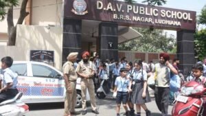 लुधियाना के 8 स्कूलों को फिर बम से उड़ाने की धमकी, परीक्षा के बीच मचा हड़कंप