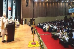 समाज सेवा में ही जीवन की सार्थकता : राज्यपाल  पटेल
