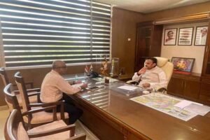 स्वास्थ्य सेवाओं की गुणवत्ता और चिकित्सा शिक्षा के विस्तार के लिए समयबद्ध एवं समन्वित रूप से करें कार्य: उप मुख्यमंत्री  शुक्ल