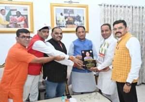 मुख्यमंत्री  विष्णु देव साय से भारतीय रेडक्रास सोसायटी के पदाधिकारियों ने की सौजन्य भेंट