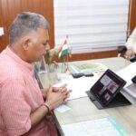 स्वस्थ जीवनशैली अपनाने का सबसे प्रभावी माध्यम है योग : मंत्री  परमार