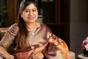 थलापति विजय से 9 गुना ज्यादा अमीर निकलीं तमिलनाडु की यह विधायक, लॉटरी किंग की पत्नी होने से चर्चा में