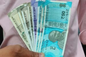 आउटसोर्स कर्मचारियों की बल्ले-बल्ले! ₹26,000 सैलरी के साथ परमानेंट होने की तैयारी, लेकिन कब मिलेगा लाभ?