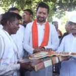 सुशासन तिहार: मुख्यमंत्री  विष्णु देव साय ने पीएम जनमन के हितग्राही को सौंपी खुशियों की चाबी