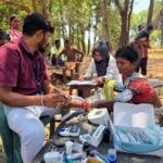 घने जंगलों और नदी-नालों को पार कर स्वास्थ्य दूतों ने बचाई दो मासूमों की जान