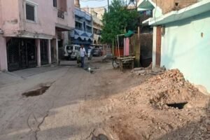 नालों की सफाई में रोड़ा बने अतिक्रमण, निकाय टीम के सामने बड़ी चुनौती