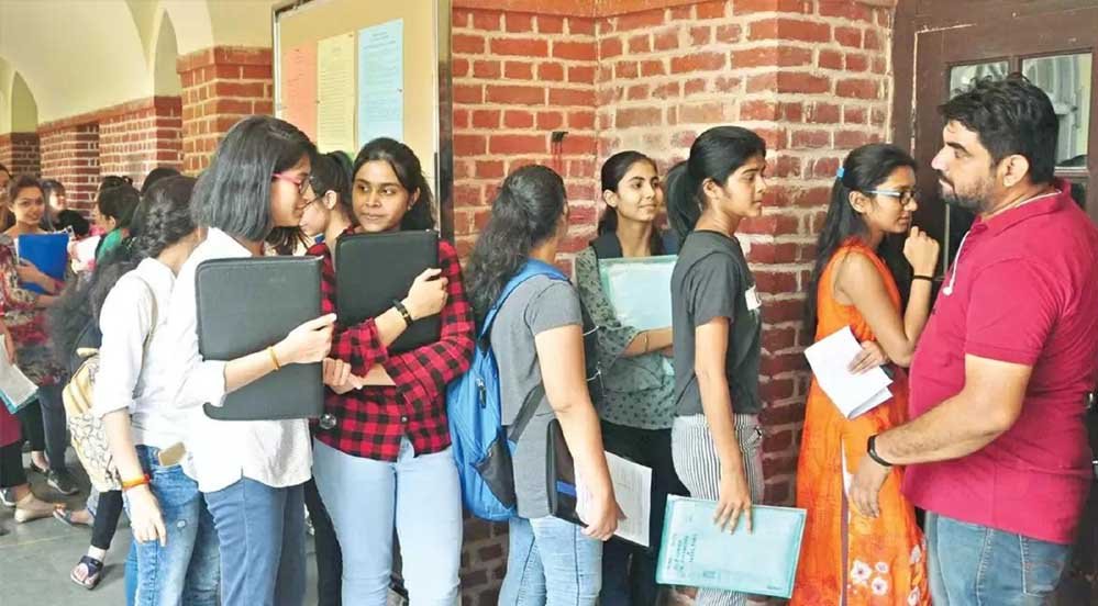 मध्य प्रदेश में शहीद परिवारों को बड़ा सम्मान, हर कोर्स में पत्नी और बच्चों के लिए सीट आरक्षित