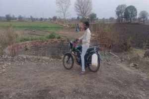 बीना में गहराया जल संकट: 34 मीटर नीचे पहुंचा जलस्तर, डेढ़ किमी दूर से पानी ला रहे लोग