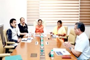 उप मुख्यमंत्री  शुक्ल की अध्यक्षता में मेगा स्वास्थ्य सेवा अधोसंरचना प्रोत्साहन नीति-2026 के प्रारूप पर मंत्रिपरिषद समिति ने किया विमर्श