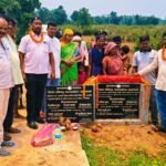 सरायकेला में 50 लाख की विकास योजनाओं का शिलान्यास, सड़क, जलमीनार और नाली निर्माण शुरू