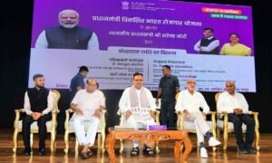 पीएम मोदी ने विकसित भारत रोजगार योजना के तहत 15 लाख युवाओं को दिया लाभ, 2400 करोड़ की प्रोत्साहन राशि जारी