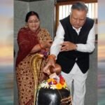 मुख्यमंत्री  विष्णु देव साय ने विधानसभा अध्यक्ष डॉ. रमन सिंह को वैवाहिक वर्षगांठ पर दी बधाई