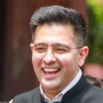 मोदी कैबिनेट विस्तार की चर्चा तेज, राघव चड्ढा की एंट्री की अटकलें, दो मंत्रियों पर सस्पेंस