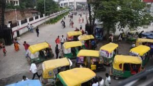 पटना में ऑटो-ई-रिक्शा चालकों की मनमानी, बिना आदेश बढ़ाया किराया; कार्रवाई की तैयारी