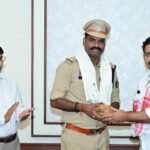 रायपुर : शौर्य चक्र से सम्मानित वीर जवानों से मिले उप मुख्यमंत्री विजय शर्मा