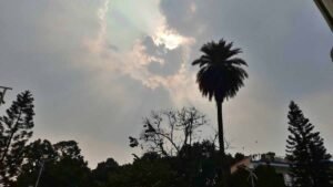 झारखंड में आज बारिश और वज्रपात का अलर्ट, कई जिलों में तेज हवाएं चलने की संभावना