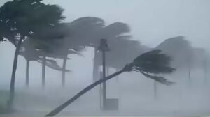 IMD का अलर्ट: 17 राज्यों में आंधी-बारिश का खतरा, 70 किमी/घंटा तक चलेंगी तेज हवाएं