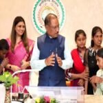 मुख्यमंत्री साय ने बच्चों से मन लगाकर पढ़ाई करने का किया आह्वान : शिक्षा को बताया उज्ज्वल भविष्य और सफलता का आधार