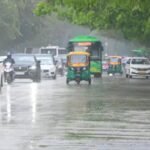 आज का मौसम: दिल्ली-बिहार समेत 12 राज्यों में बारिश का अलर्ट, कई इलाकों में चलेगी तेज आंधी