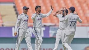 दूसरे दिन भी भारत का पलड़ा भारी, अफगानिस्तान 113/5 पर संघर्षरत