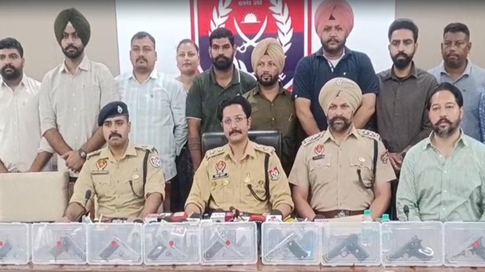 पटियाला पुलिस की बड़ी सफलता, गोल्डी ढिल्लों गैंग के 5 गुर्गे दबोचे, हथियारों का जखीरा बरामद