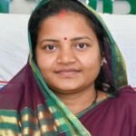 सुपोषण वृक्ष–मुनगा’ बनेगा जनआंदोलन, मंत्री लक्ष्मी राजवाड़े ने जनप्रतिनिधियों से किया पौधरोपण का आह्वान