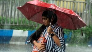 Weather Update: 17 राज्यों में भारी बारिश का अलर्ट, चक्रवाती तूफान की चेतावनी; मॉनसून ने पकड़ी रफ्तार