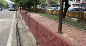 90 डिग्री ब्रिज के बाद भोपाल का नया ‘कमाल’, फुटपाथ बना दिया लेकिन पहुंचने का रास्ता ही नहीं छोड़ा