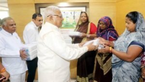 महिलाएं अपने स्वास्थ्य के प्रति रहें सजग : राज्यपाल पटेल